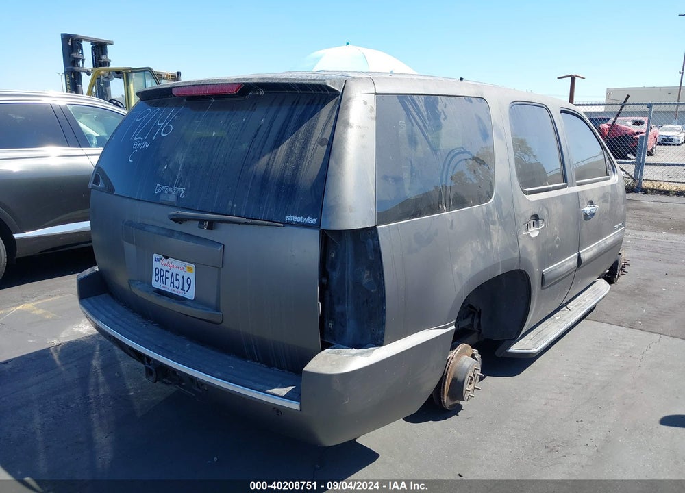 2007 GMC YUKON DENALI VIN: 1GKFK63867J156058