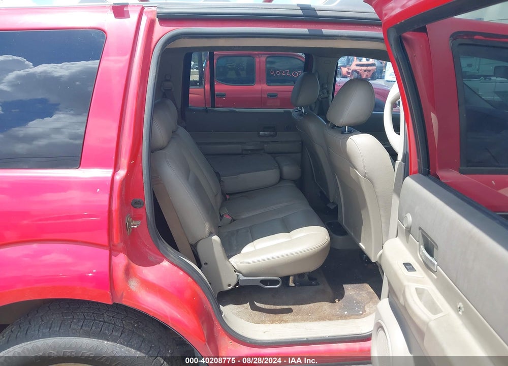 2005 DODGE DURANGO SLT VIN: 1D4HD48NX5F564387