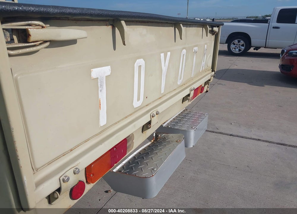 1977 TOYOTA PICKUP VIN: FJ45151361