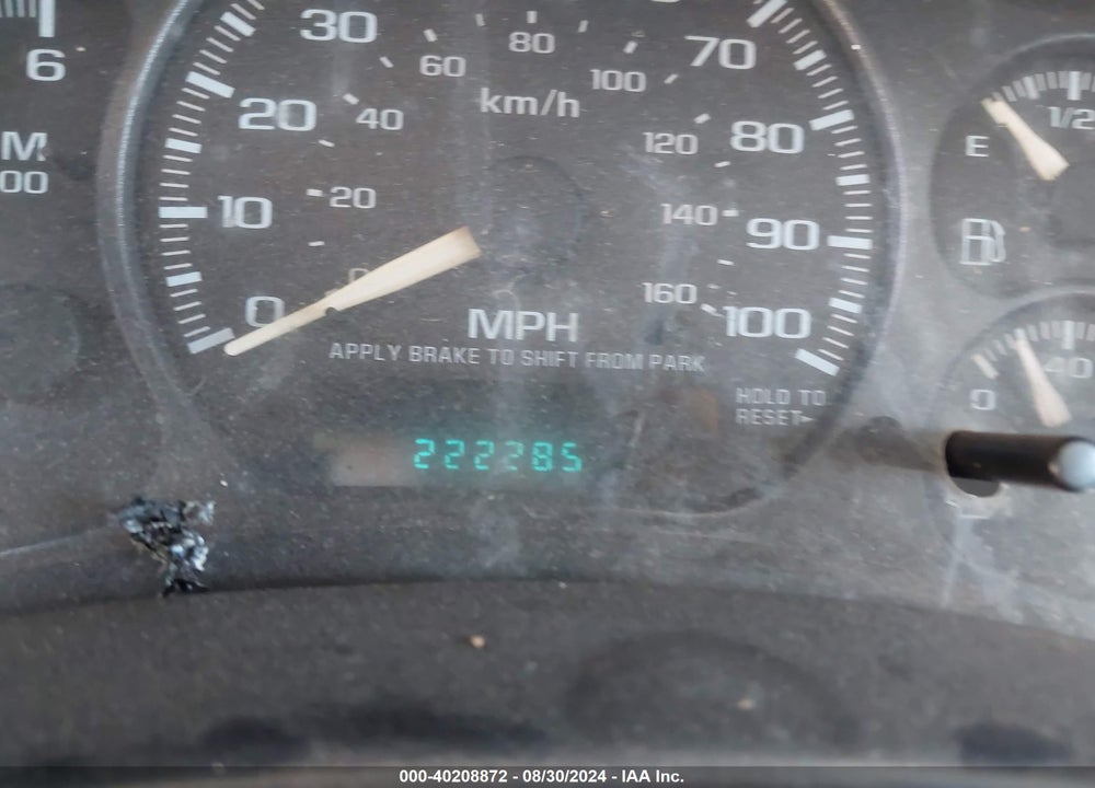 2002 CHEVROLET TAHOE VIN: 1GNEC13T82R135922