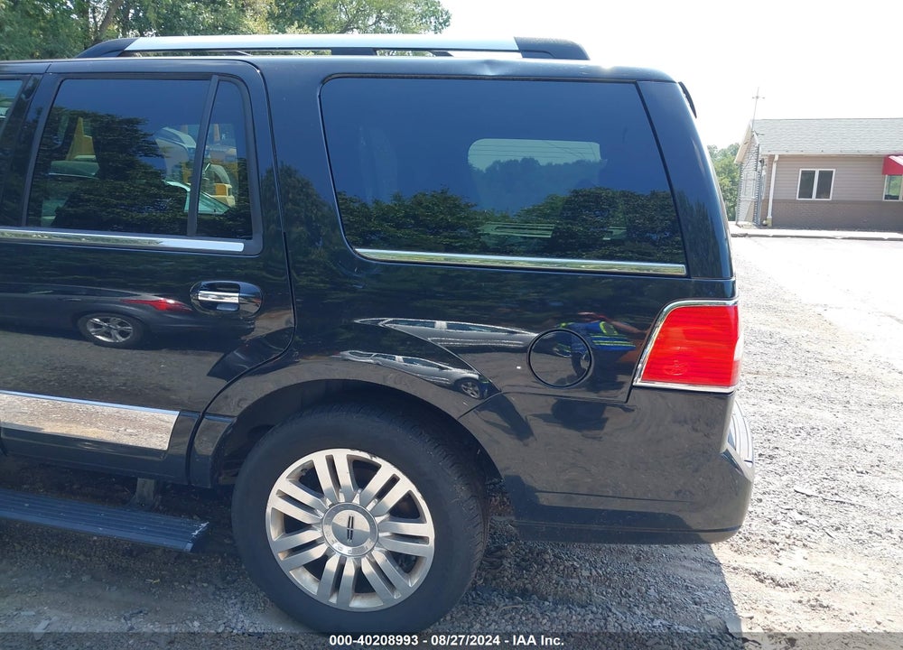 2011 LINCOLN NAVIGATOR VIN: 5LMJJ2J51BEJ07340