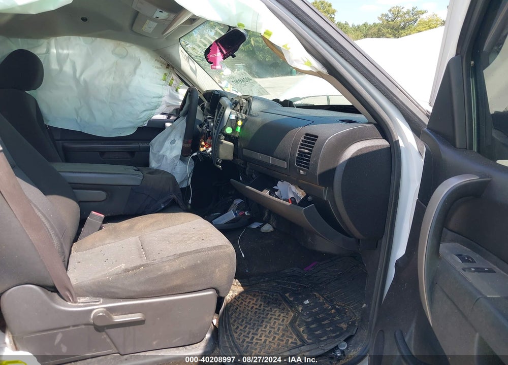 2013 CHEVROLET SILVERADO 1500 LT VIN: 3GCPKSE79DG305878