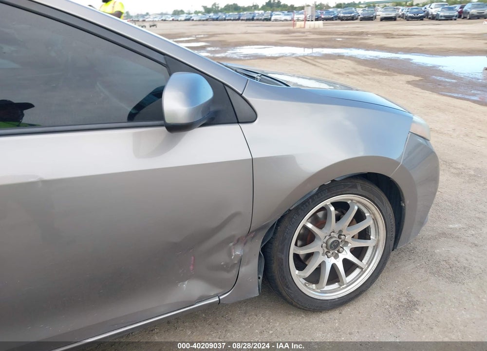 2015 TOYOTA COROLLA LE VIN: 5YFBURHE7FP272108