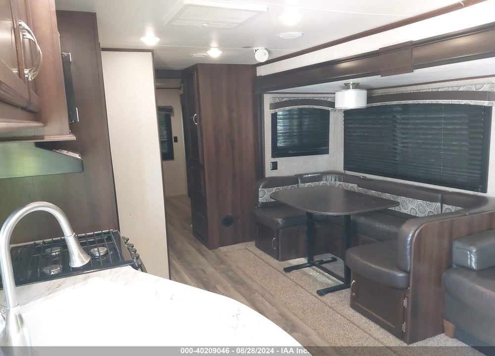 2018 TRAILER JAYCO TRAVEL VIN: 1UJBJ0BTXJ1TR0839