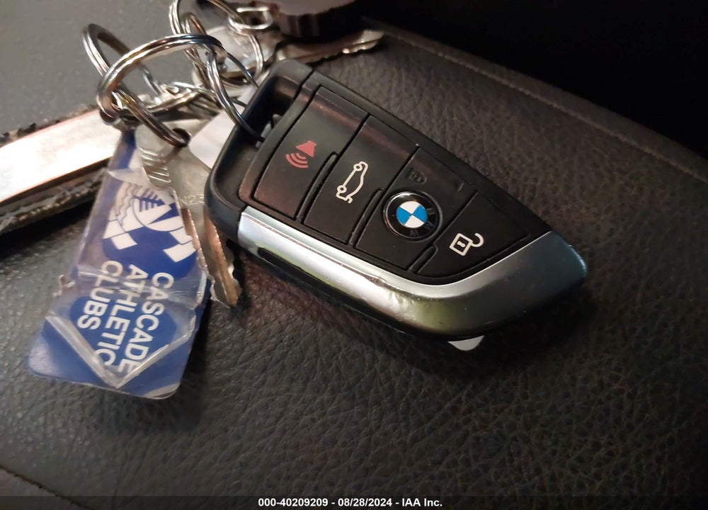 2017 BMW X1 XDRIVE28I VIN: WBXHT3C37H5F70597