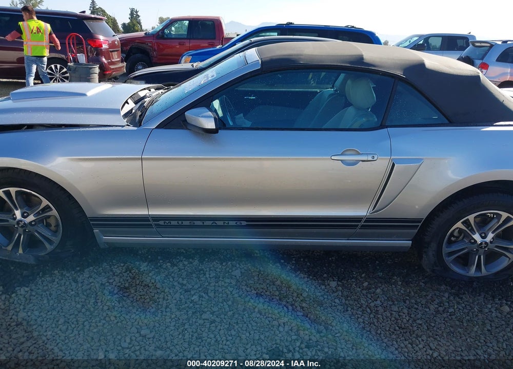 2014 FORD MUSTANG V6 PREMIUM VIN: 1ZVBP8EM9E5239908