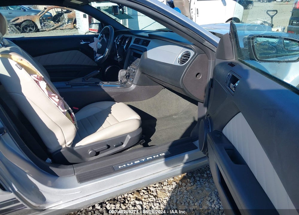 2014 FORD MUSTANG V6 PREMIUM VIN: 1ZVBP8EM9E5239908