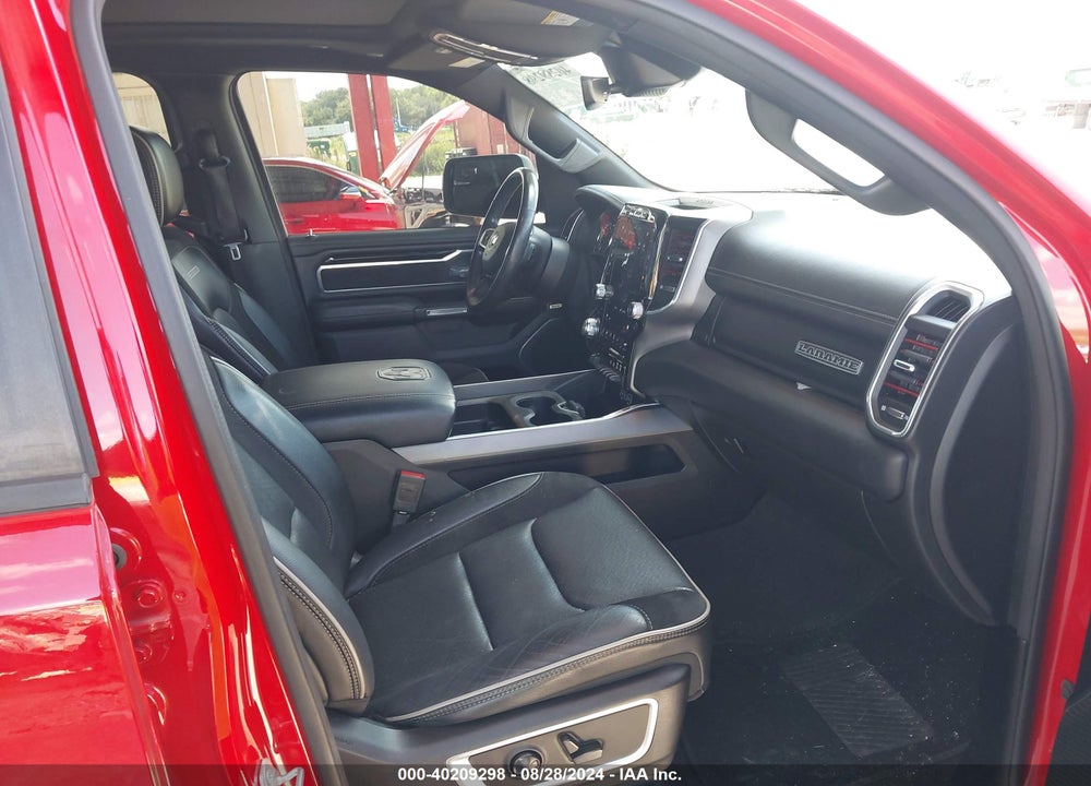 2021 RAM 1500 LAIE  4X4 5'7 BOX VIN: 1C6SRFJT0MN718657