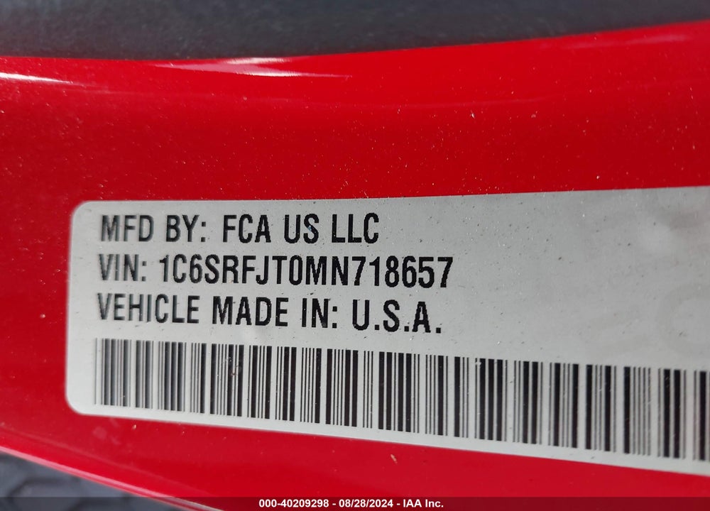 2021 RAM 1500 LAIE  4X4 5'7 BOX VIN: 1C6SRFJT0MN718657