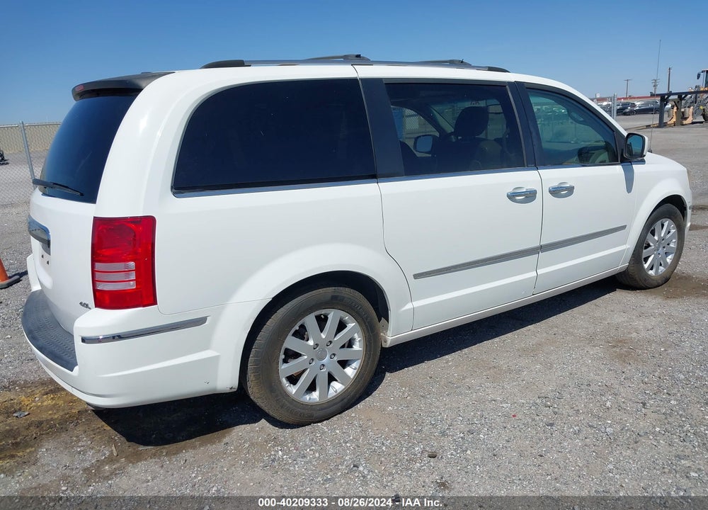 2008 CHRYSLER TOWN & COUNTRY LIMITED VIN: 2A8HR64X18R661470
