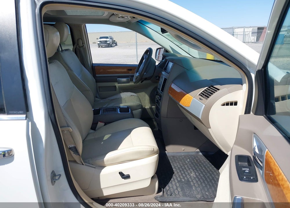 2008 CHRYSLER TOWN & COUNTRY LIMITED VIN: 2A8HR64X18R661470