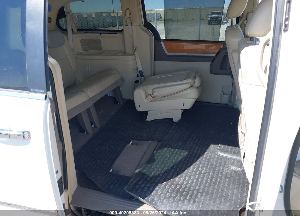 2008 CHRYSLER TOWN & COUNTRY LIMITED VIN: 2A8HR64X18R661470