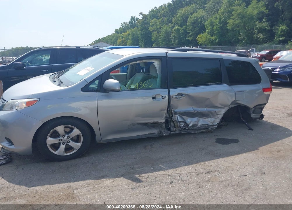 2014 TOYOTA SIENNA LE V6 8 PASSENGER VIN: 5TDKK3DC7ES497996
