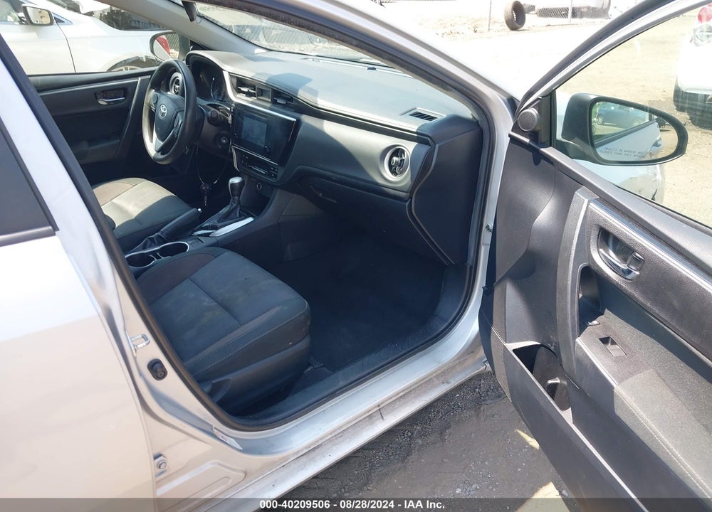 2019 TOYOTA COROLLA LE VIN: 2T1BURHE0KC145288