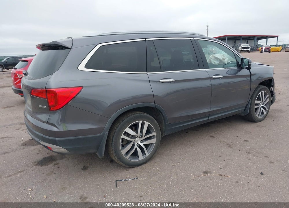 2018 HONDA PILOT TOURING VIN: 5FNYF5H95JB010270