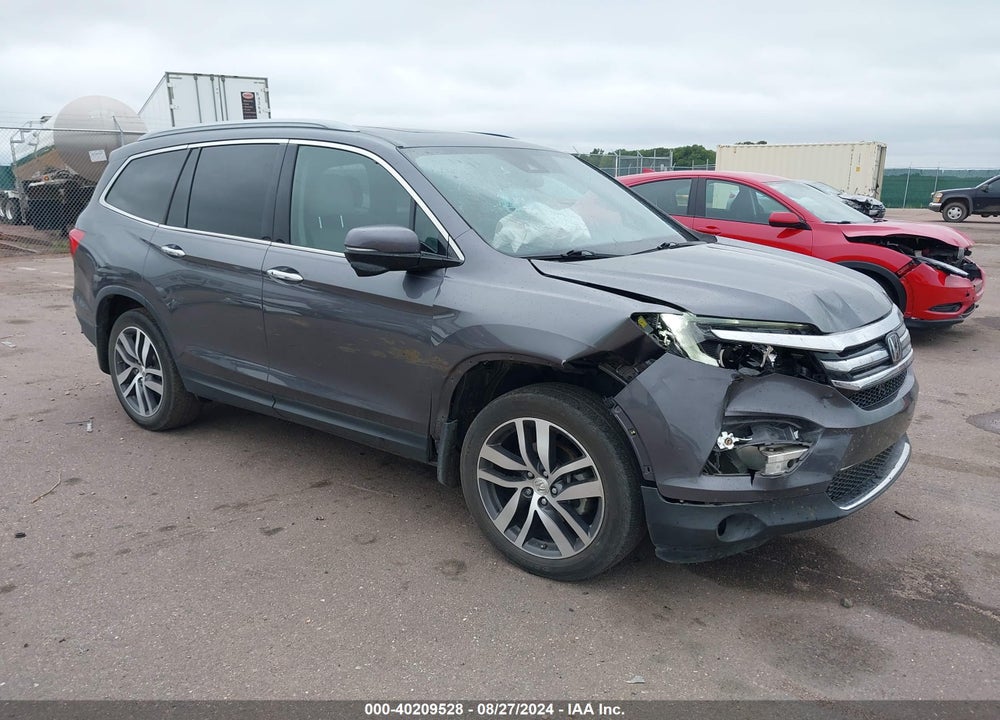 2018 HONDA PILOT TOURING VIN: 5FNYF5H95JB010270