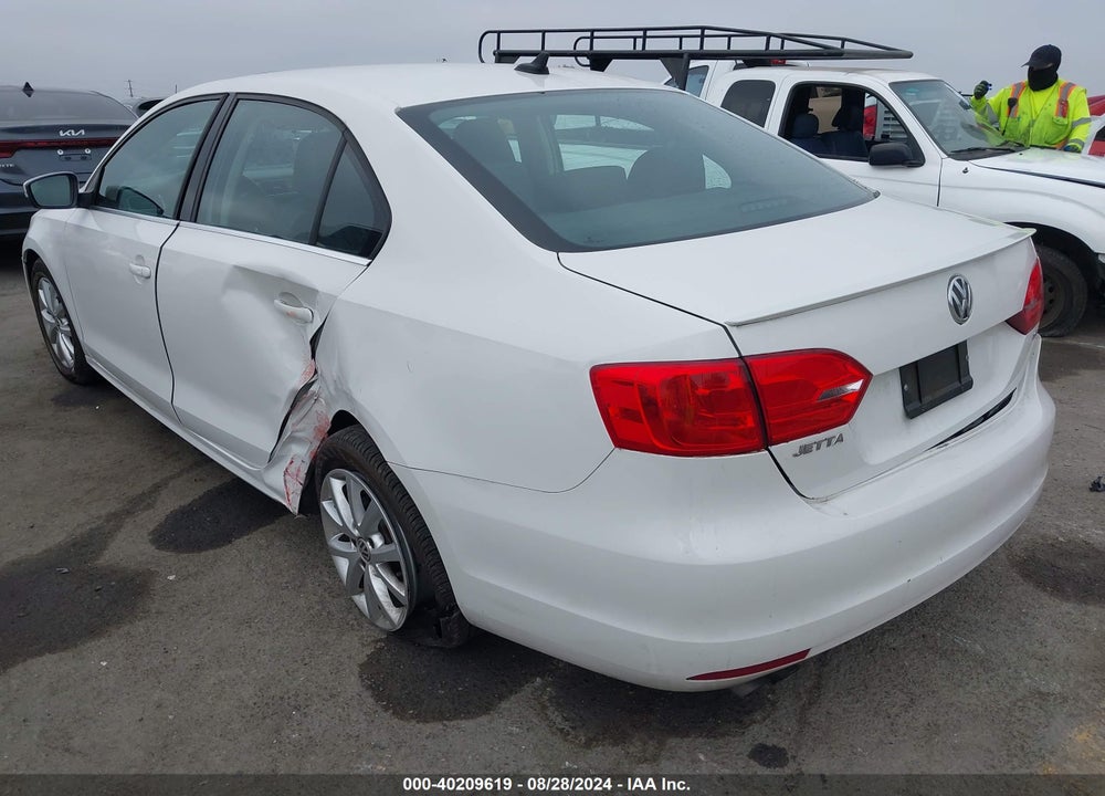 2014 VOLKSWAGEN JETTA 1.8T SE VIN: 3VWD17AJ4EM376653
