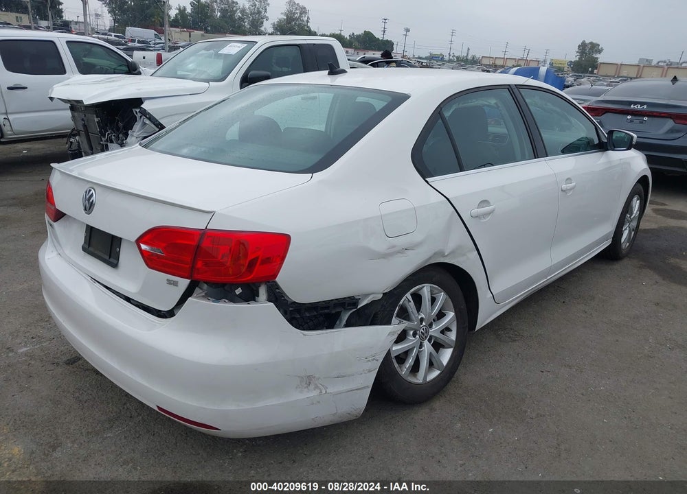 2014 VOLKSWAGEN JETTA 1.8T SE VIN: 3VWD17AJ4EM376653