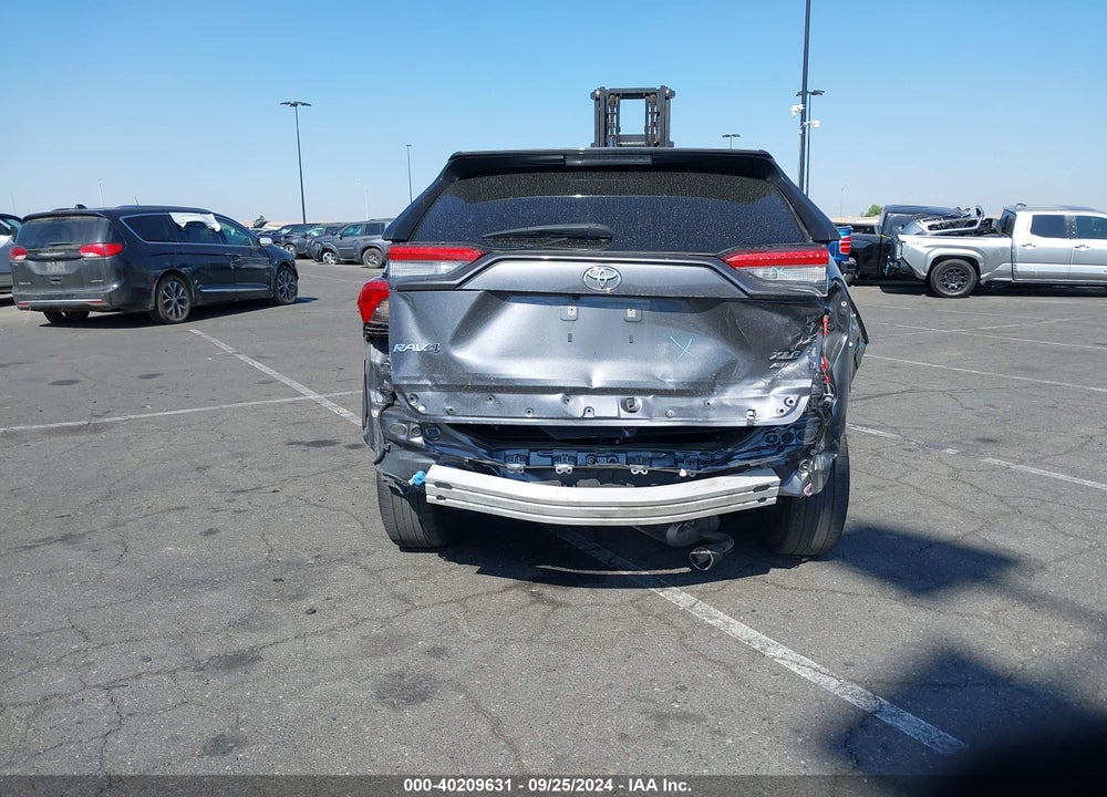 2020 TOYOTA RAV4 XLE PREMIUM VIN: JTMA1RFV0LD529390