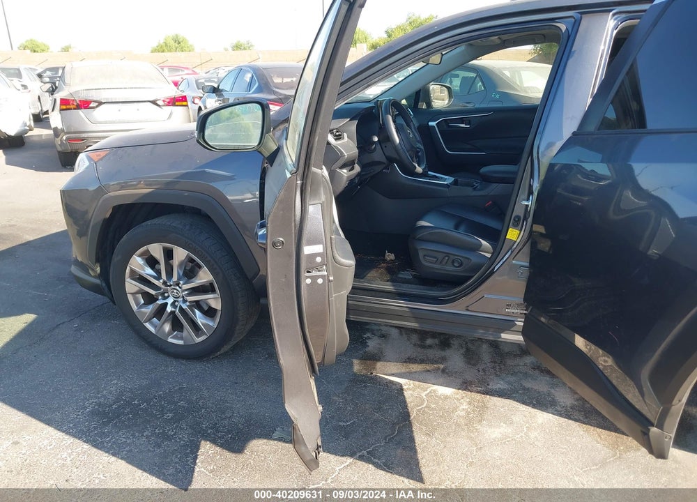2020 TOYOTA RAV4 XLE PREMIUM VIN: JTMA1RFV0LD529390