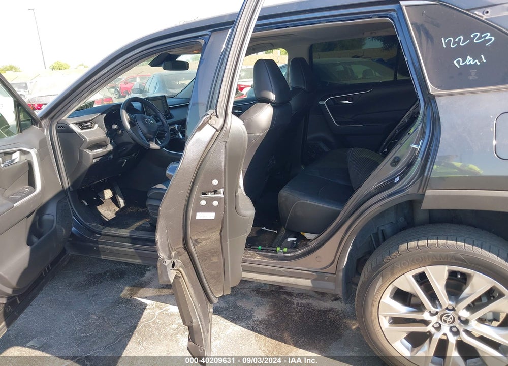 2020 TOYOTA RAV4 XLE PREMIUM VIN: JTMA1RFV0LD529390