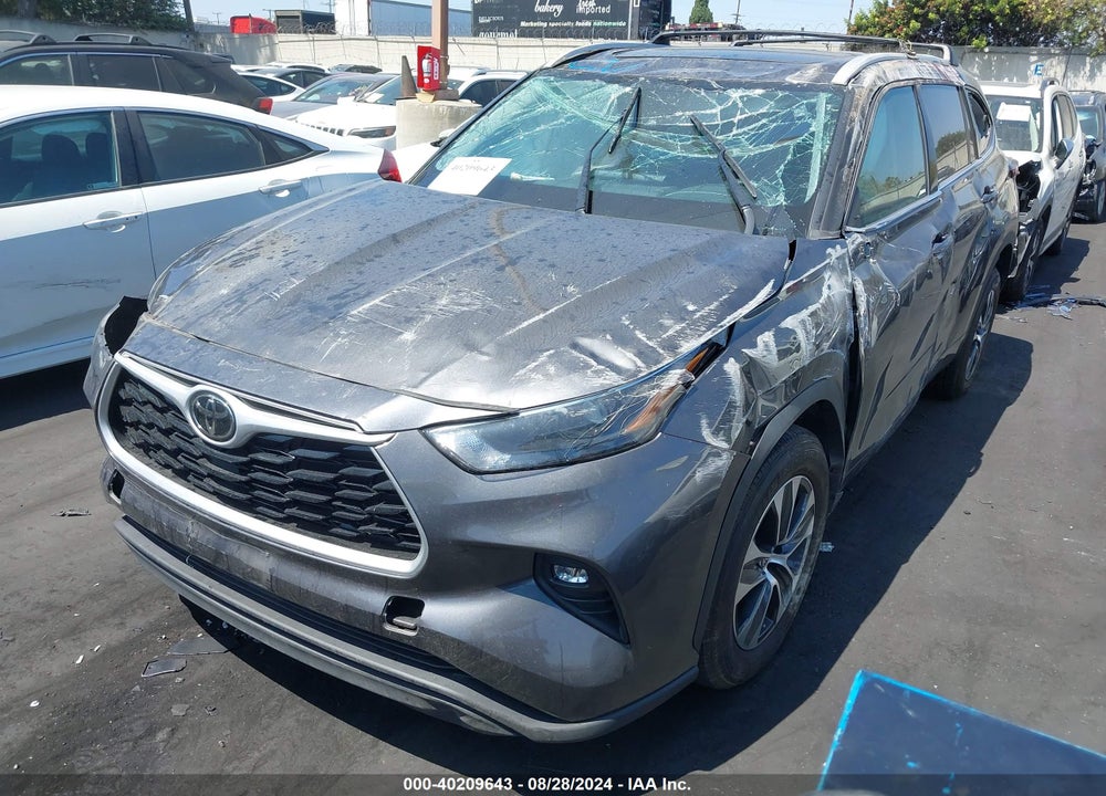 2022 TOYOTA HIGHLANDER XLE VIN: 5TDHZRAH4NS125007