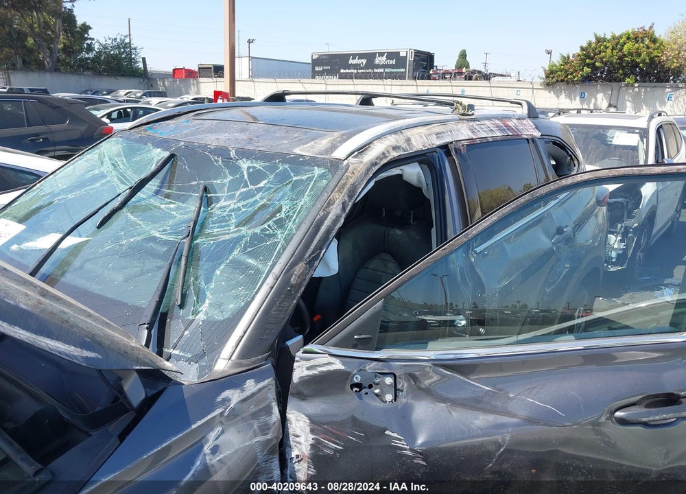 2022 TOYOTA HIGHLANDER XLE VIN: 5TDHZRAH4NS125007