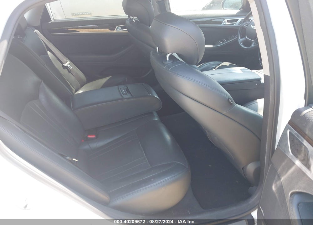 2015 HYUNDAI GENESIS VIN: KMHGN4JE4FU095788
