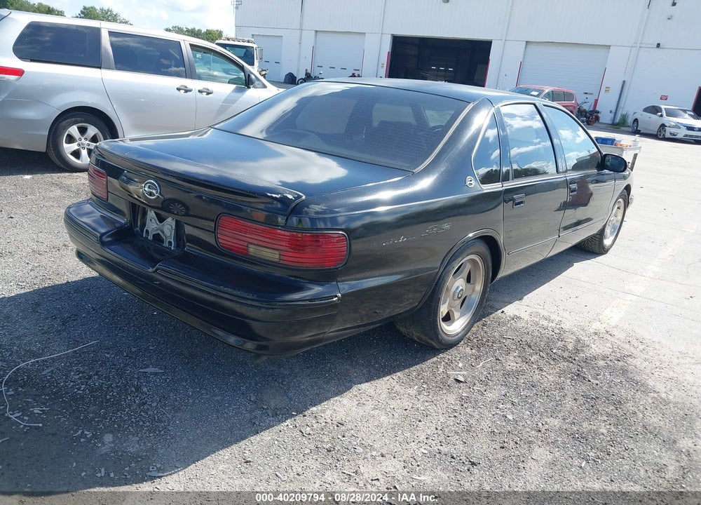 1996 CHEVROLET CAPRICE / IMPALA CLASSIC SS VIN: 1G1BL52PXTR174299