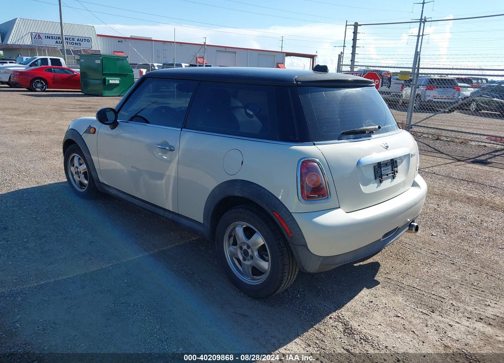 2008 MINI COOPER VIN: WMWMF33578TU64130