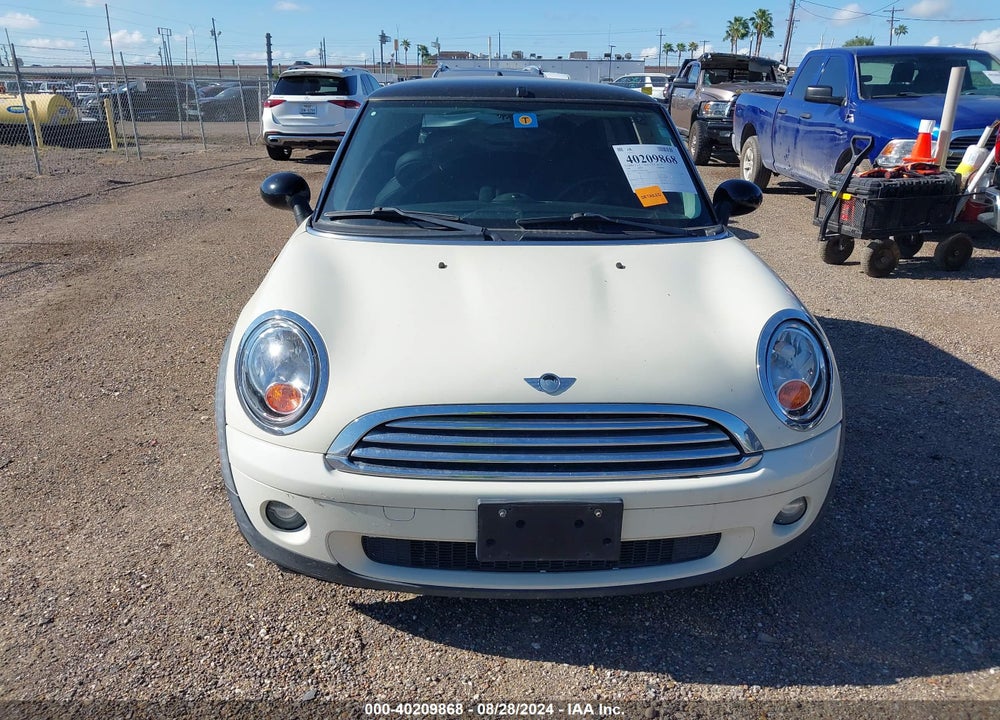 2008 MINI COOPER VIN: WMWMF33578TU64130