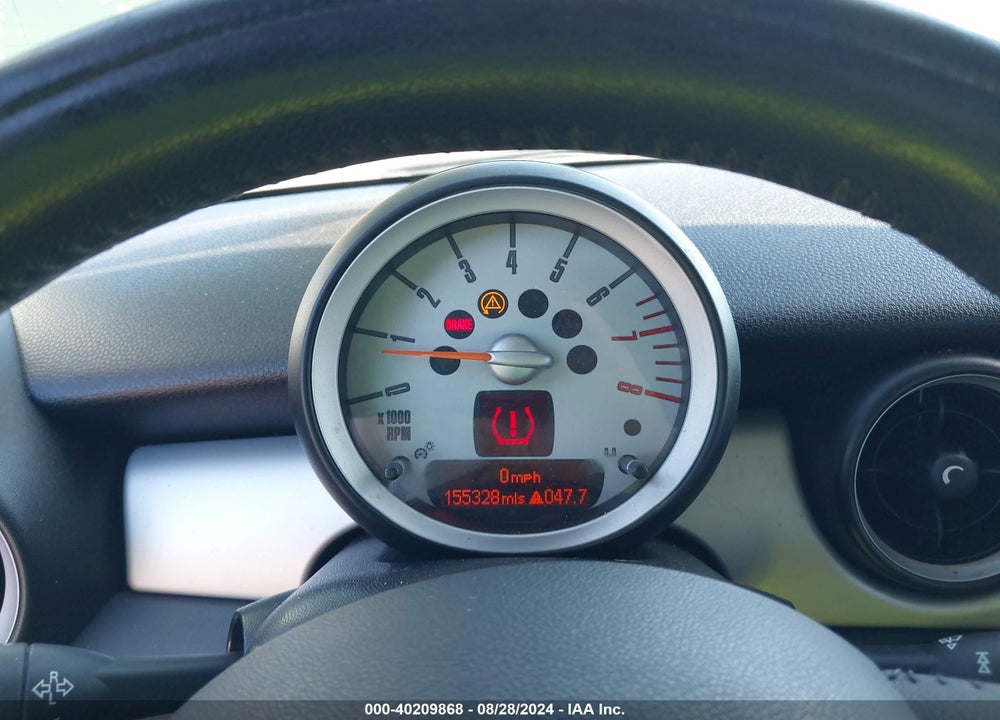 2008 MINI COOPER VIN: WMWMF33578TU64130