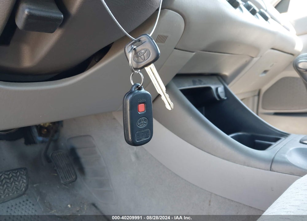 2004 TOYOTA CAMRY LE VIN: 4T1BE32K24U825607