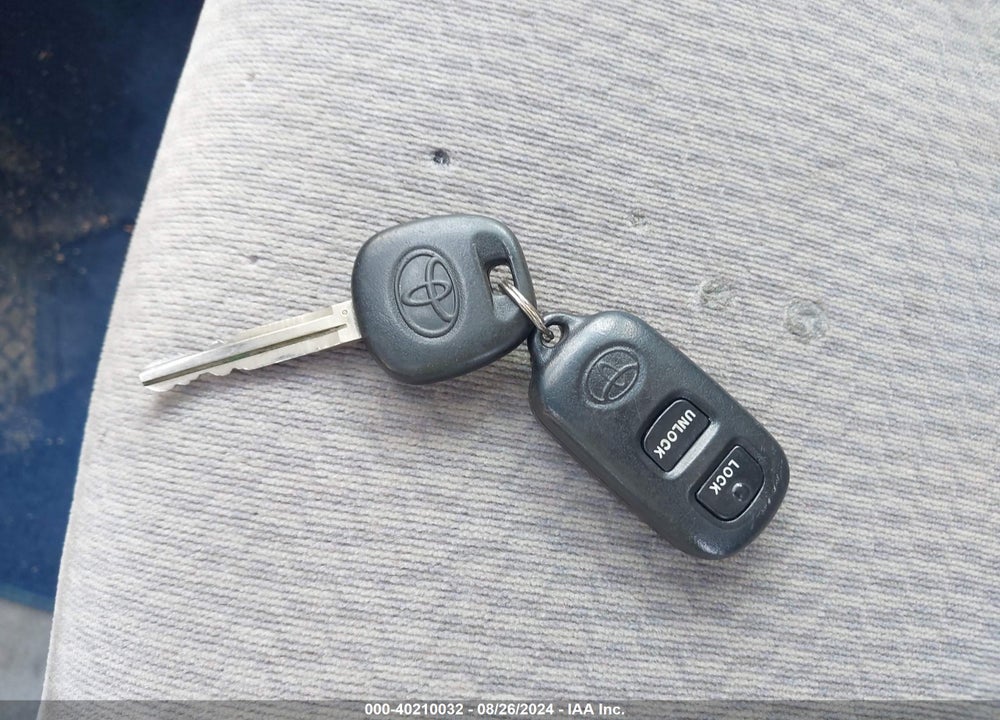 2006 TOYOTA COROLLA LE VIN: 2T1BR32E86C588043
