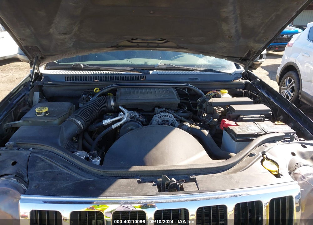 2005 JEEP GRAND CHEROKEE LAREDO VIN: 1J4GS48K55C658368