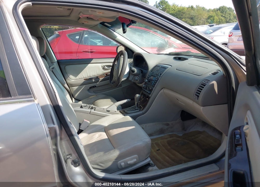 2002 NISSAN MAXIMA GLE VIN: JN1DA31D22T450335