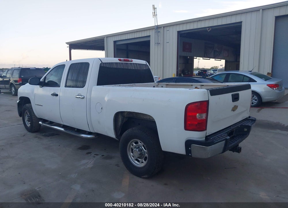 2008 CHEVROLET SILVERADO 2500HD WORK TRUCK VIN: 1GCHC23KX8F143615