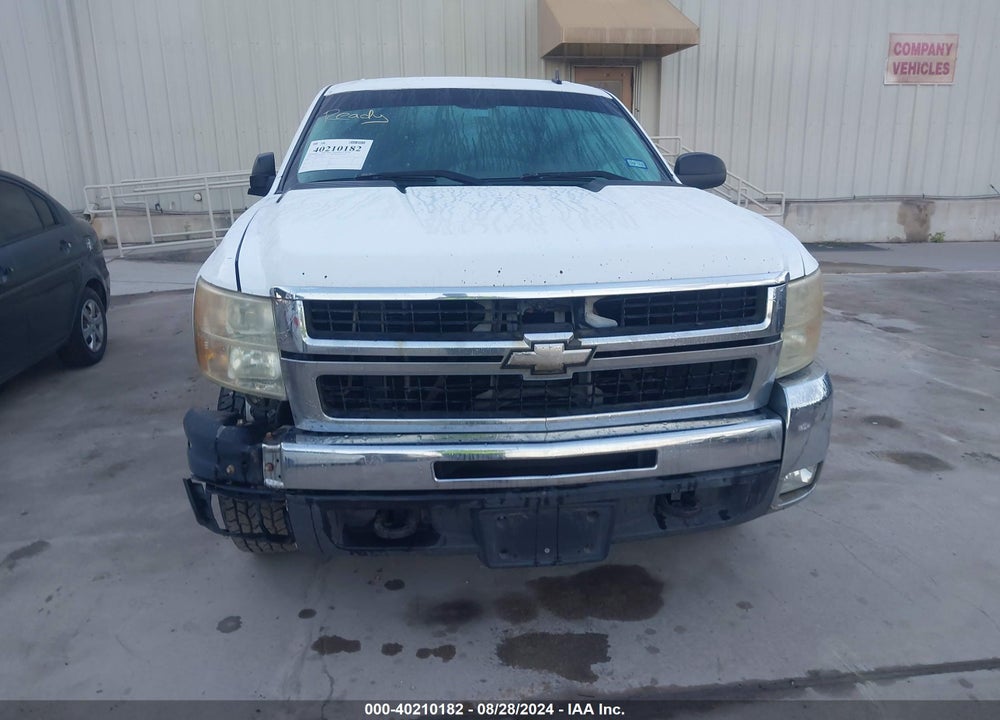 2008 CHEVROLET SILVERADO 2500HD WORK TRUCK VIN: 1GCHC23KX8F143615