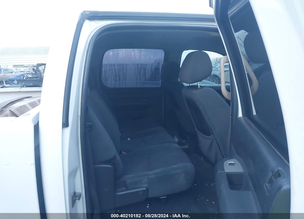 2008 CHEVROLET SILVERADO 2500HD WORK TRUCK VIN: 1GCHC23KX8F143615