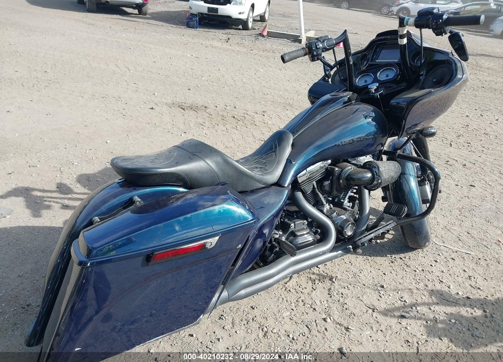 2015 HARLEY-DAVIDSON FLTRXS ROAD GLIDE SPECIAL VIN: 1HD1KTM14FB704328