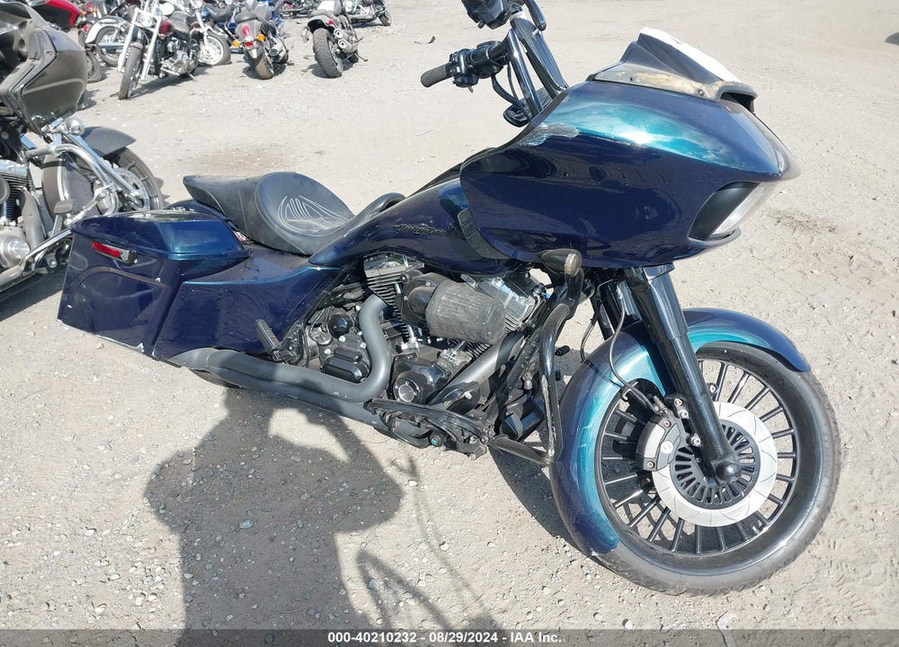 2015 HARLEY-DAVIDSON FLTRXS ROAD GLIDE SPECIAL VIN: 1HD1KTM14FB704328