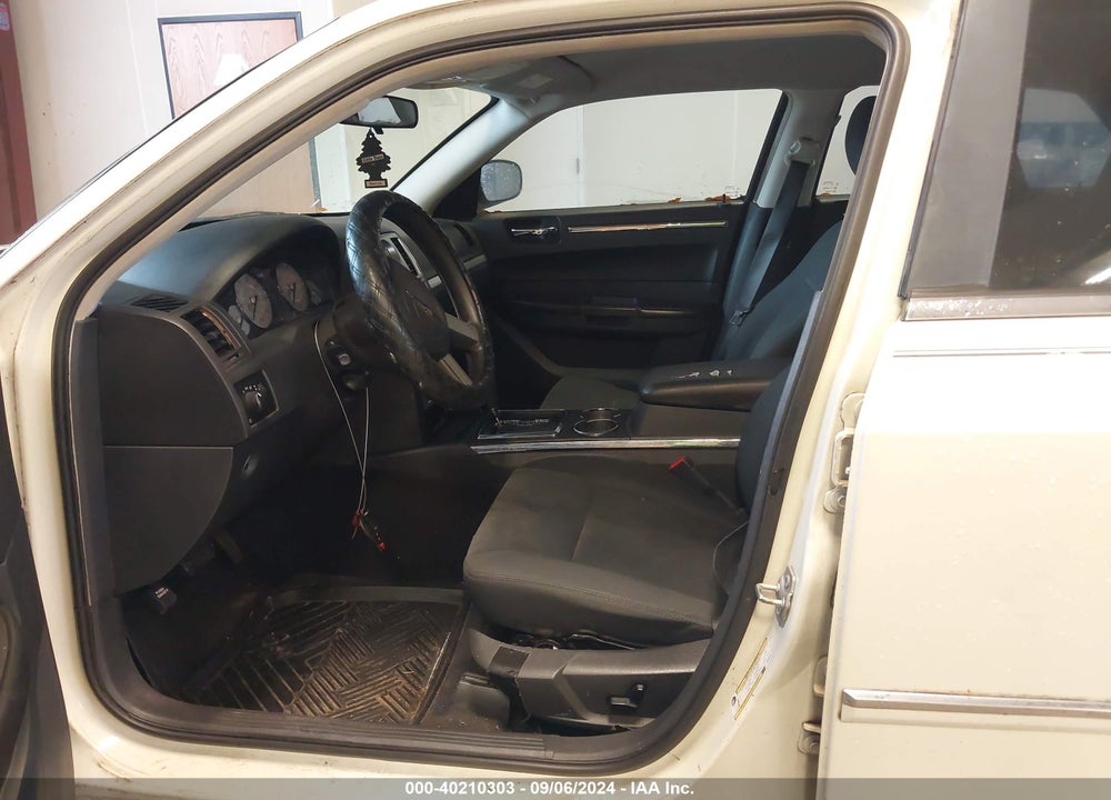 2009 CHRYSLER 300 LX VIN: 2C3KA43D59H564803