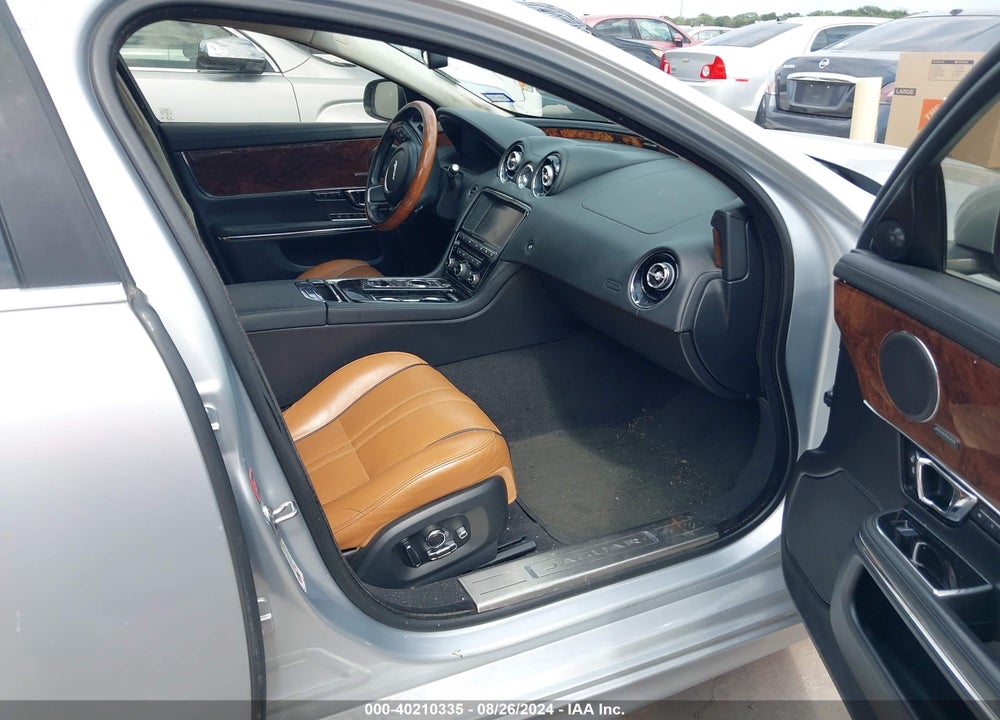 2016 JAGUAR XJ R - SPORT VIN: SAJWA1C7XG8W02312