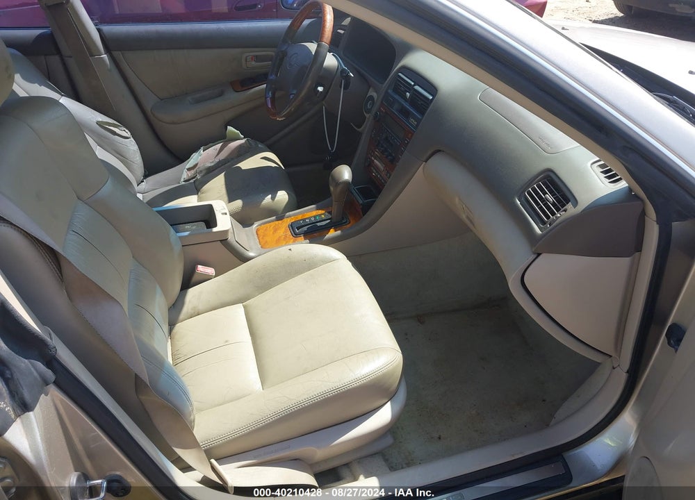 2000 LEXUS ES 300 VIN: JT8BF28G9Y0286218