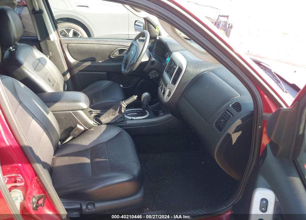 2005 FORD ESCAPE LIMITED VIN: 1FMYU94185KB95271