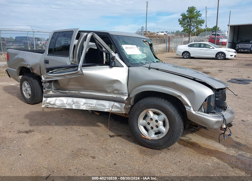 2004 CHEVROLET S-10 LS VIN: 1GCDT13X74K111744