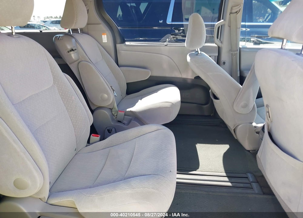 2017 TOYOTA SIENNA LE 8 PASSENGER VIN: 5TDKZ3DC5HS803075