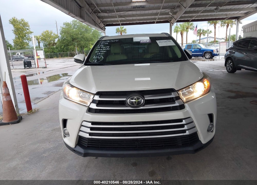 2019 TOYOTA HIGHLANDER XLE VIN: 5TDKZRFHXKS563024