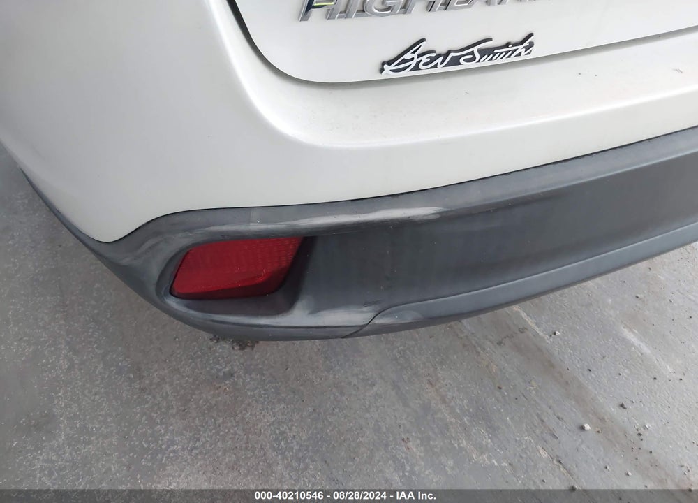 2019 TOYOTA HIGHLANDER XLE VIN: 5TDKZRFHXKS563024