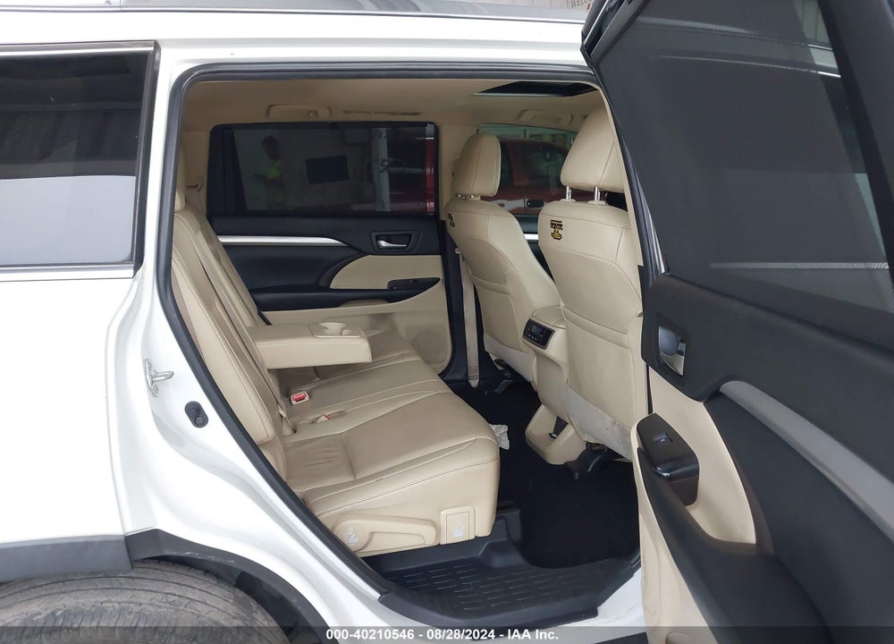 2019 TOYOTA HIGHLANDER XLE VIN: 5TDKZRFHXKS563024